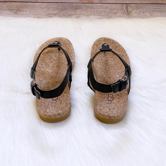 UGG Aleigh Black Leather Thong Strap Sandals - Picture 5 of 6